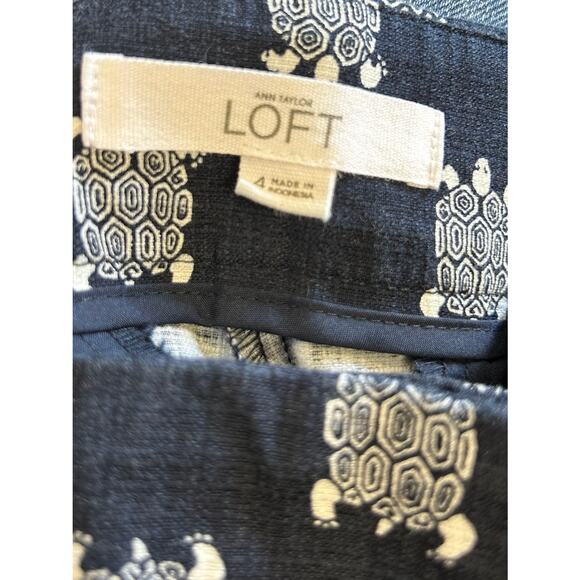 Ann Taylor Loft Riviera Shorts 4 Navy Blue White Turtle Print Coastal - Picture 7 of 8